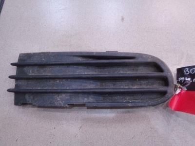 30657010 Заглушка переднего бампера правая Volvo S40 2004-2012 2007