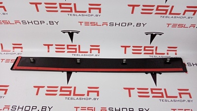 103520400E молдинг двери задней правой Tesla Model X 2021 1035204-00-E