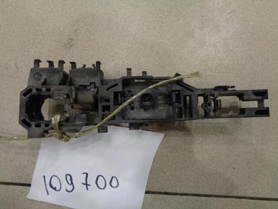 8200028463 Кронштейн ручки задней правой Renault Megane 2 2002-2008 2004