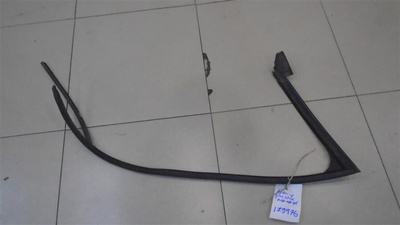 4F0837440R Уплотнитель стекла двери передней правой Audi A6 C6 2004-2011 2011