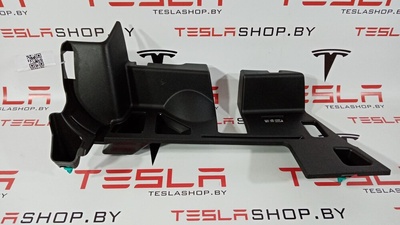 103557700D накладка на торпедо (консоль) левая нижняя Tesla Model X 2019 1035577-00-D