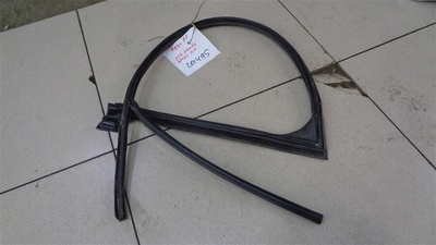 4B0837440M Уплотнитель стекла двери передней правой Audi A6 C5 1997-2004 1998