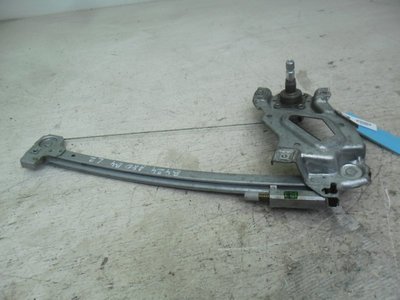 Стеклоподъемник механический Левая Зад. Audi 80(B4) 1993