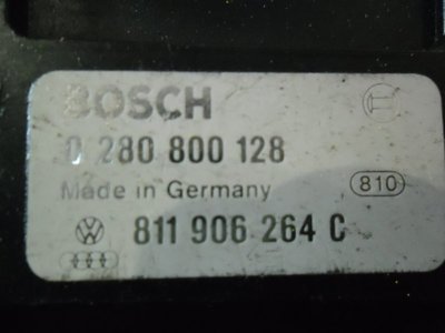 Блок управления двигателем (ДВС) Audi 100(C3) 1989