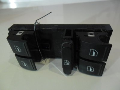 Кнопка управления стеклоподъемниками Volkswagen Golf-5 2006