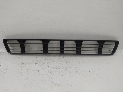 8D0807683 Заглушка (решетка) в бампер передний Audi A4(B5) 1998