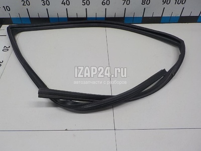 72235SZAA11 Уплотнитель стекла двери Honda Pilot (2008 - 2015)
