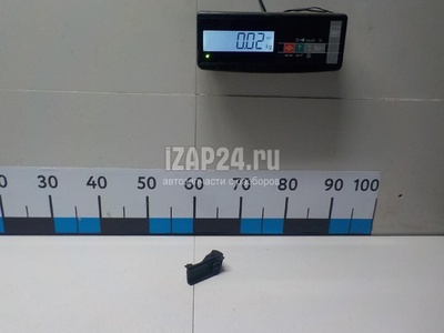 6819542010 Уплотнитель стекла двери Toyota RAV 4 2019