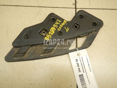 8310534090 Кронштейн фар левый Ssang Yong Actyon New/Korando C 2010