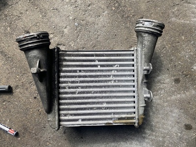 3B0145806 239 volkswagen passat b3 b4 интеркулер