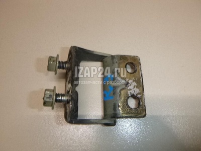 904007S000 Петля двери багажника Nissan QX56 (JA60) (2004 - 2009)