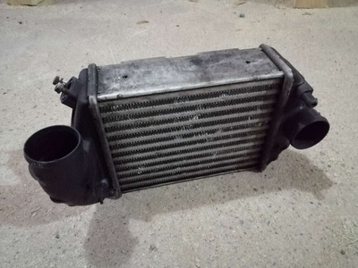 59145805 интеркулер Audi A4 B5 2000