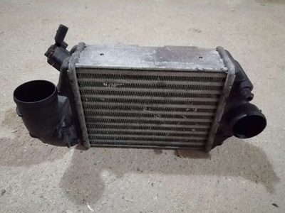 59145805 интеркулер Audi A4 B5 2000