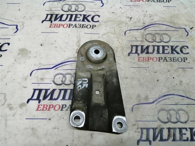 8e0399540b кронштейн балки Audi A4 (B7) 2004-2009