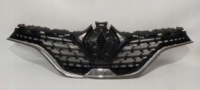 623105401R решетка радиатора хромированная - renault captur рестайлинг initiale