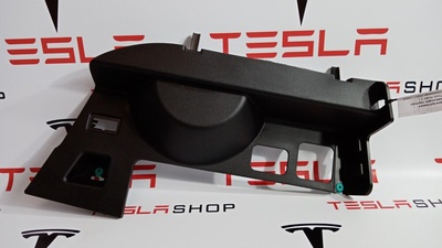 103556300C Накладка декоративная на торпедо правая нижняя Tesla Model X 2020 1035563-00-C