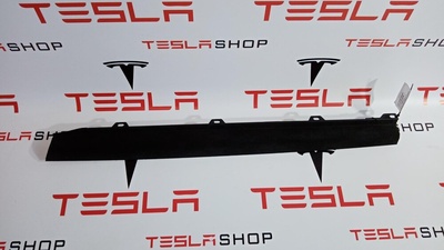 105155606C накладка двери (крышки) багажника задней правой Tesla Model X 2020 1051556-06-C