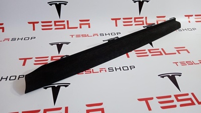105155606C накладка двери (крышки) багажника задней правой Tesla Model X 2020 1051556-06-C