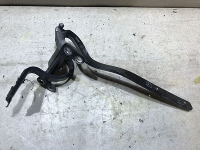 7L6827302C Петля двери багажника R vw Touareg 1 7L6827302E 7L6827302