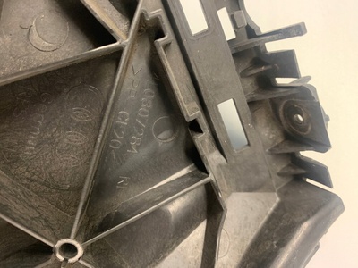 4L0807284B каретка бампера передняя правая audi q7