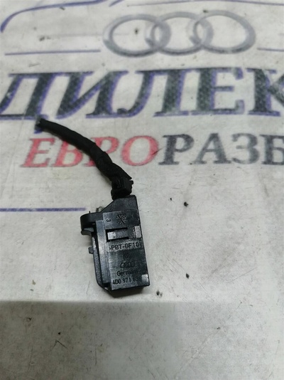 4d0971636 разъем Audi