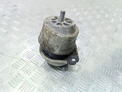 7L8199131B Подушка крепления двигателя Audi Q7 4L [рестайлинг] (2008-2015) 2010