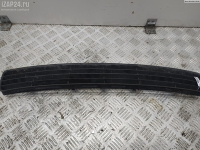 8D0807683 Решетка (заглушка) в бампер Audi A4 B5 (1994-2001) 1995