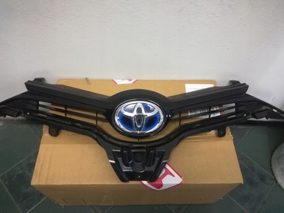 5311402380 auris ii рестайлинг 15 - 19 решетка радиатора хром selection