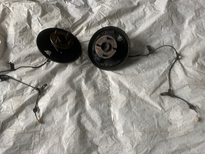 4245013010 ступица Toyota Corolla Spacio ZZE122N 2006 42450-13010