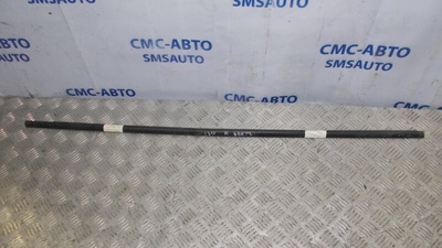 31297665 Молдинг стекла двери Нижн. Volvo C30