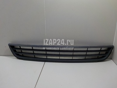 5C68536779B9 Решетка в бампер центральная VAG Jetta (2011 - 2018)