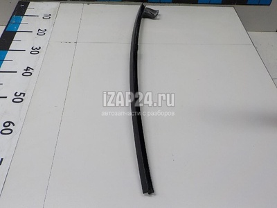 5m083940703c Направляющая стекла двери VAG Golf Plus (2005 - 2014)