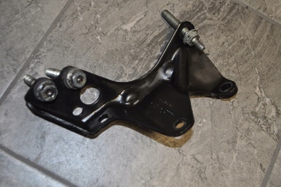02M409903 крепление крепления лапа кпп audi tt s3 a3
