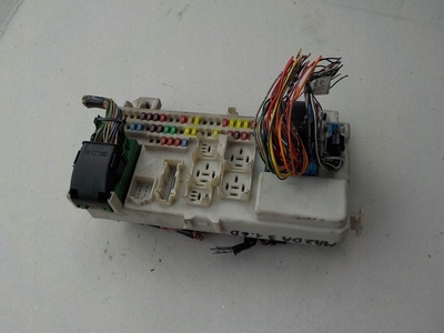 BS4H66730C блок предохранителей mazda 3 bk bs4h 66730c