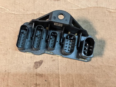 A0065454601 распределитель тока Mercedes-Benz S-Класс W222/C217/A217 2019 ,0065454601