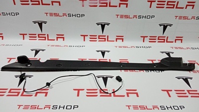 103657900D Датчик прижатия (накладка крышки багажника) левый Tesla Model X 2020 1036579-00-D,1056299-00-C