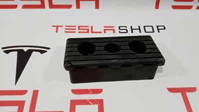 100912400C Опора под домкрат (поддомкратная подушка) Tesla Model S 2015 1009124-00-C