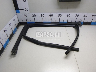 8R0839440G Уплотнитель стекла двери VAG Q5 [8R] (2008 - 2017)