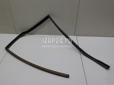 72735SMGE01 Уплотнитель стекла двери Honda Civic 5D (2006 - 2012)