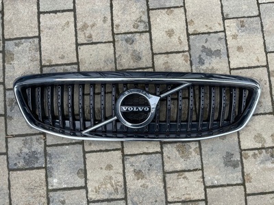 31457147 volvo v40 cc кросс ii рестайлинг 2016 - решетка радиатора