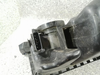 222040J010 Расходомер воздуха 1.0i , DENSO , С КРЫШКОЙ ВОЗД.ФИЛЬТРА. Toyota Yaris P1 2004 22204-0J010,17700-0J011