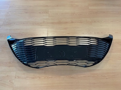 531020D140 toyota yaris 3 рестайлинг 17 решетка радиатора решётка решетка передняя