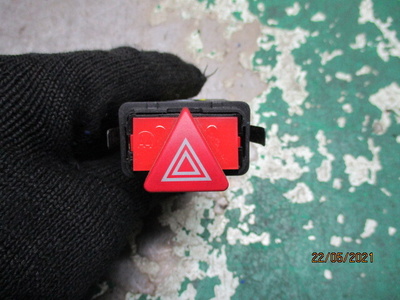 8d0941509k Кнопка аварийной сигнализации Audi A4 2001
