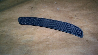 A1768850053 мерседес а w176 2014 г. amg заглушка решётка бампера л