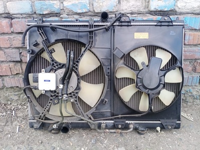 MR312099 радиатор охлаждения двигателя MITSUBISHI RVR N61W