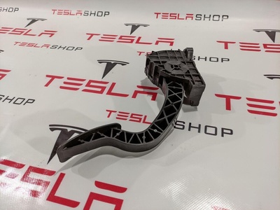 104469500A Педаль газа Tesla Model 3 2019 1044695-00-A