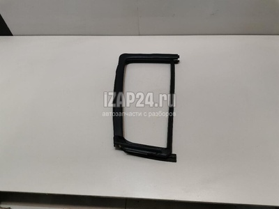 8467563J00 Уплотнитель форточки левой Suzuki Swift (2004 - 2010)