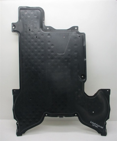A2045201323 крышка под кофр merc . w204 4 - matic