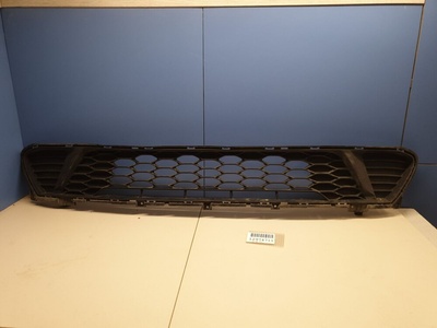 86560J7000 Решётка в бампер центральная KIA Ceed 2018-