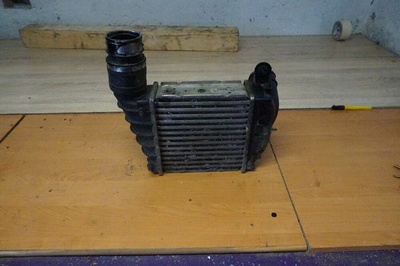 1J0145803S интеркулер гольф 4 audi a3 1.9 tdi